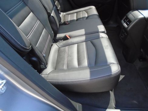 Used 2023 GMC Terrain Denali w/ Denali Premium Package AWD/4WD image 38