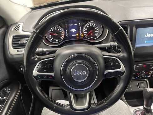 Used 2020 Jeep Compass Latitude image 31