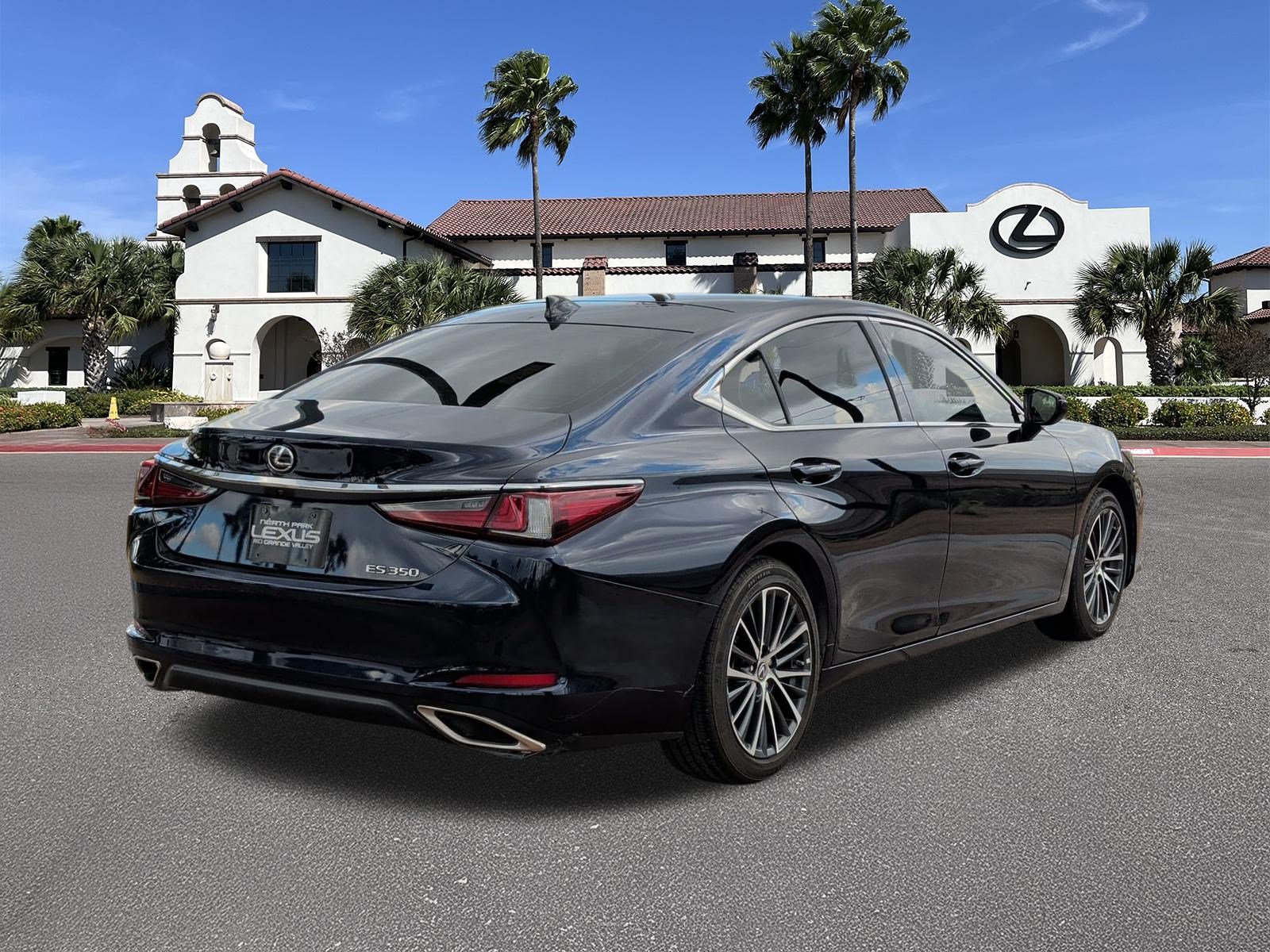Used 2025 Lexus ES 350 w/ Premium Package FWD image 2