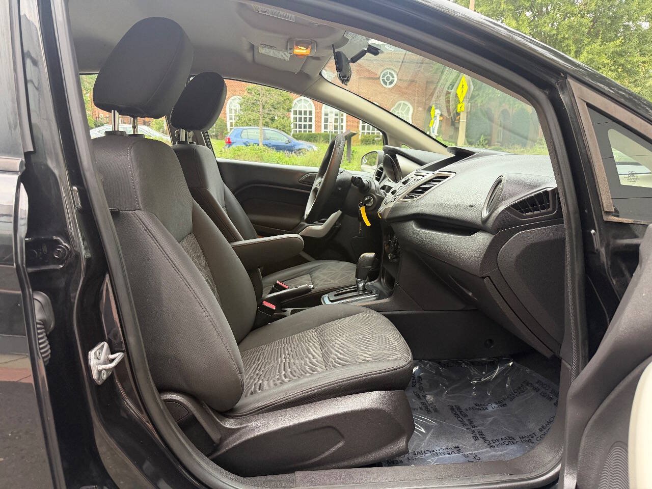Used 2012 Ford Fiesta SE FWD image 19