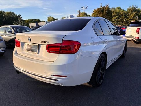 Used 2018 BMW 330i xDrive Sedan AWD/4WD image 6