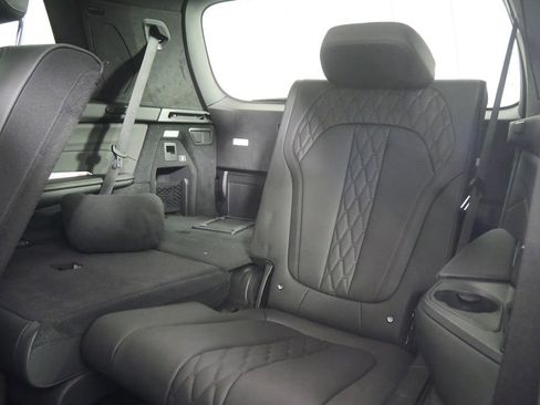 Certified 2023 BMW X7 xDrive40i w/ Premium Package image 18