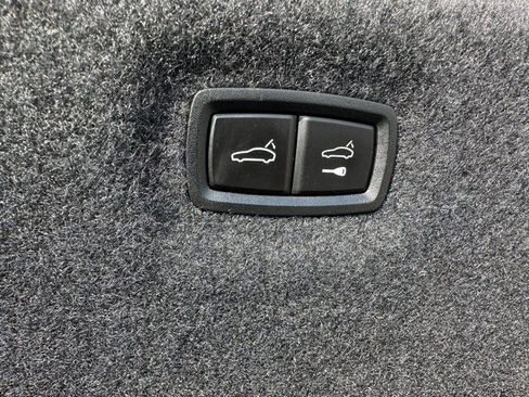 Used 2020 Porsche Taycan 4S image 15