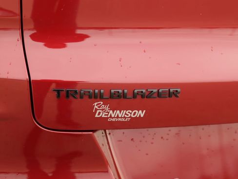 Used 2021 Chevrolet TrailBlazer RS w/ Technology Package FWD image 33