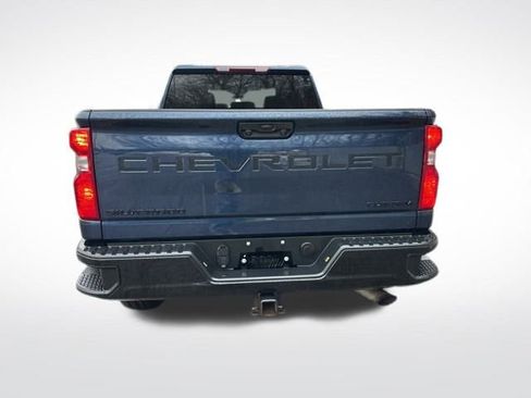 Used 2022 Chevrolet Silverado 2500 Custom w/ Custom Convenience Package image 5