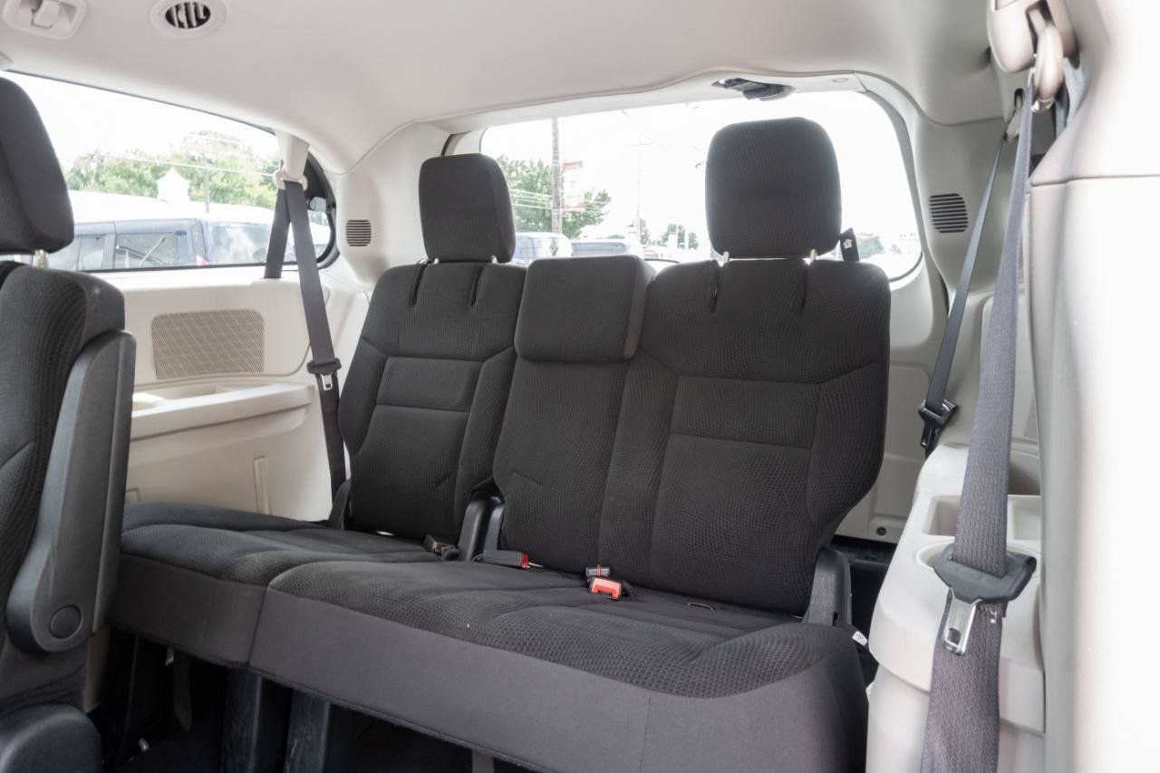Used 2017 Dodge Grand Caravan SE w/ Power Window Group FWD image 19