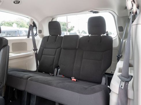 Used 2017 Dodge Grand Caravan SE w/ Power Window Group FWD image 19