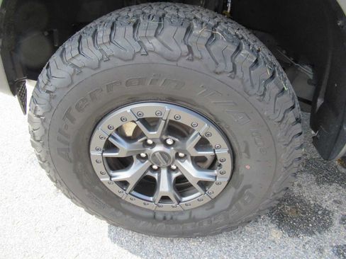 Used 2022 Ford F150 Raptor w/ Raptor 37 Performance Package AWD/4WD image 10