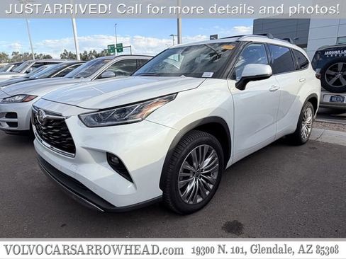 Used 2022 Toyota Highlander Platinum image 1