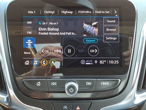 Used 2023 Chevrolet Equinox Premier AWD/4WD image 21