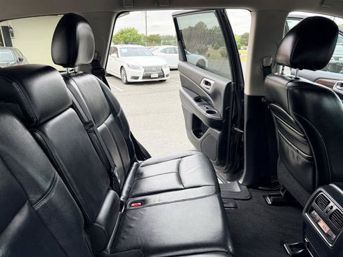 Used 2013 Nissan Pathfinder SL w/ Cargo Pkg FWD image 19