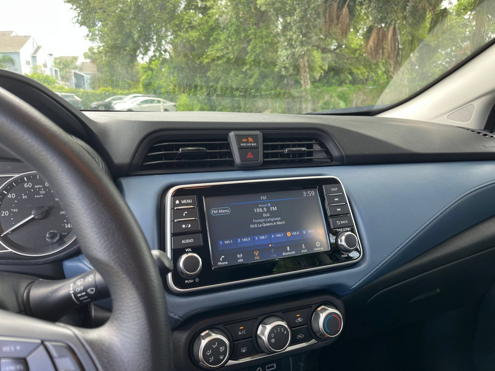 Used 2025 Nissan Versa SV FWD image 16