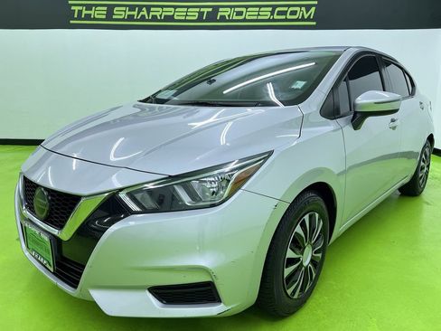 Used 2021 Nissan Versa SV FWD image 5