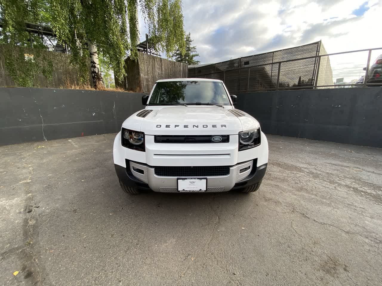 Used 2025 Land Rover Defender 110 S AWD/4WD image 9