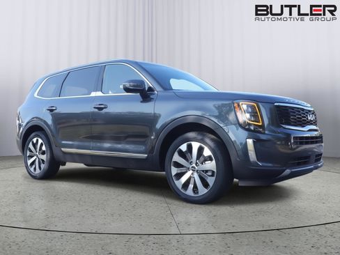 Used 2022 Kia Telluride EX w/ EX Premium Package FWD image 9