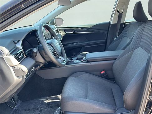 Used 2025 Toyota Camry LE image 21