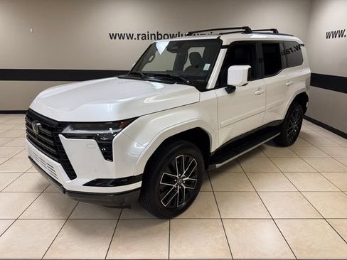 Used 2025 Lexus GX 550 w/ Accessory Package (2T) AWD/4WD image 3