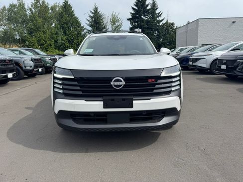 New 2025 Nissan Kicks SR image 2