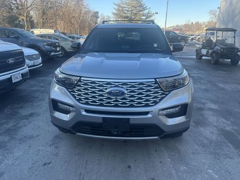 Used 2022 Ford Explorer Platinum w/ Equipment Group 601A AWD/4WD image 2