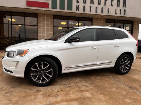 Used 2017 Volvo XC60 T6 Dynamic w/ Climate Package image 2