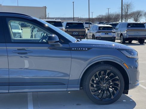 New 2026 Lincoln Aviator Reserve image 12