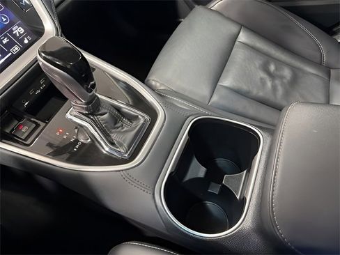 Certified 2022 Subaru Outback Limited image 23