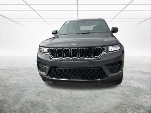 New 2025 Jeep Grand Cherokee Laredo w/ Luxury Tech Group I image 8