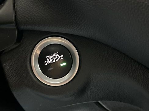 Used 2020 Chevrolet Equinox LT AWD/4WD image 17