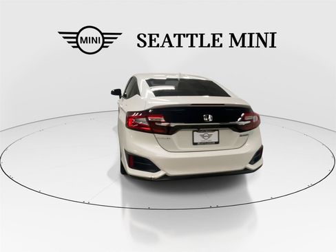 Used 2018 Honda Clarity Plug-In Hybrid image 9