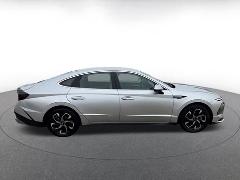 Used 2025 Hyundai Sonata SEL FWD image 16