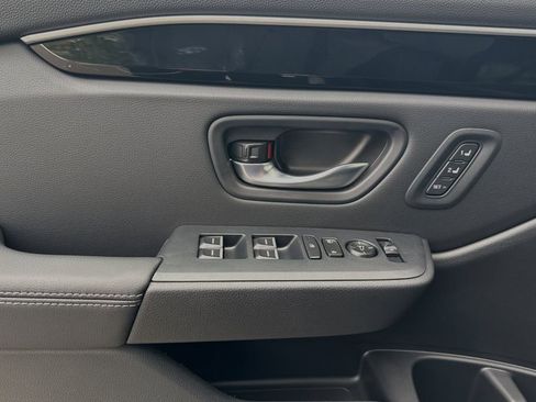 New 2025 Honda Pilot Touring image 11