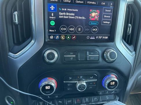 Used 2020 GMC Sierra 2500 SLT w/ Technology Package AWD/4WD image 4