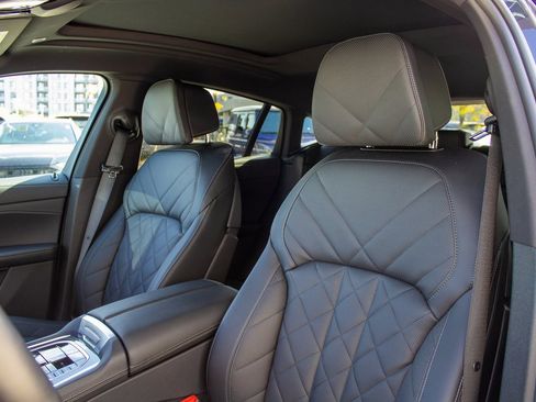 Used 2026 BMW X6 M60i image 12