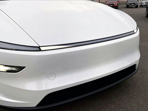 Used 2026 Tesla Model Y AWD image 27