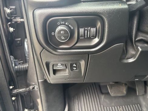 Used 2019 RAM 1500 Laramie AWD/4WD image 22