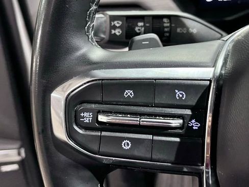 Used 2024 GMC Acadia Elevation image 27