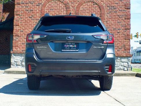 Used 2020 Subaru Outback Premium image 4