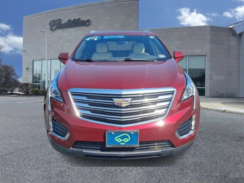 Used 2017 Cadillac XT5 FWD image 2