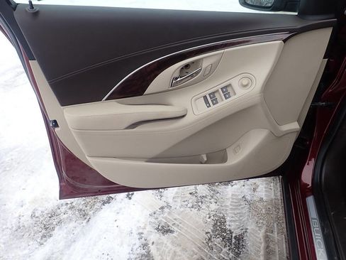 Used 2015 Buick LaCrosse image 11