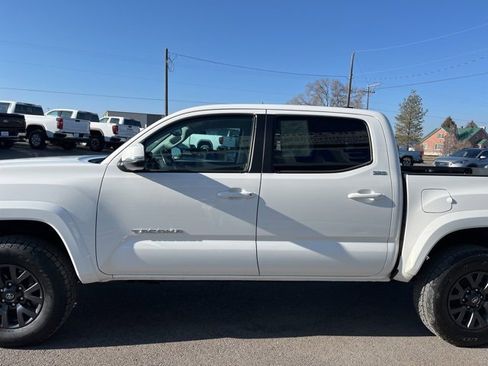 Used 2023 Toyota Tacoma SR5 w/ Technology Package image 7