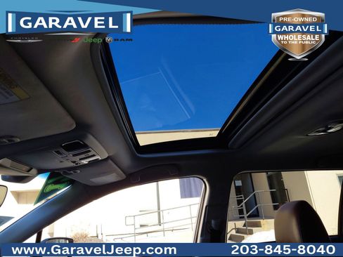 Used 2017 Subaru Outback 3.6R Touring image 10