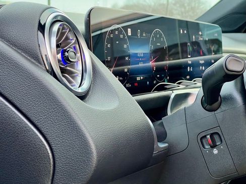 Certified 2026 Mercedes-Benz GLB 250 4MATIC image 26