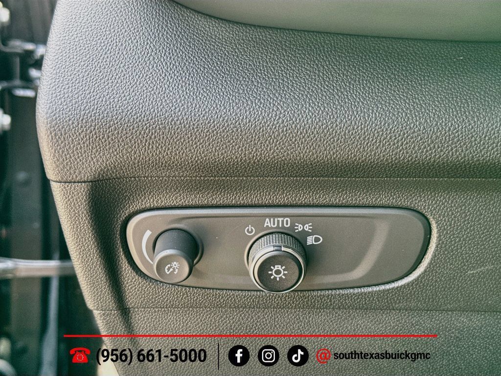 Used 2023 Buick Envision Essence w/ Sport Touring Package FWD image 21