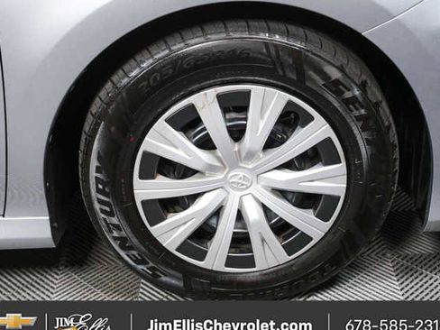 Used 2022 Toyota Camry LE image 34