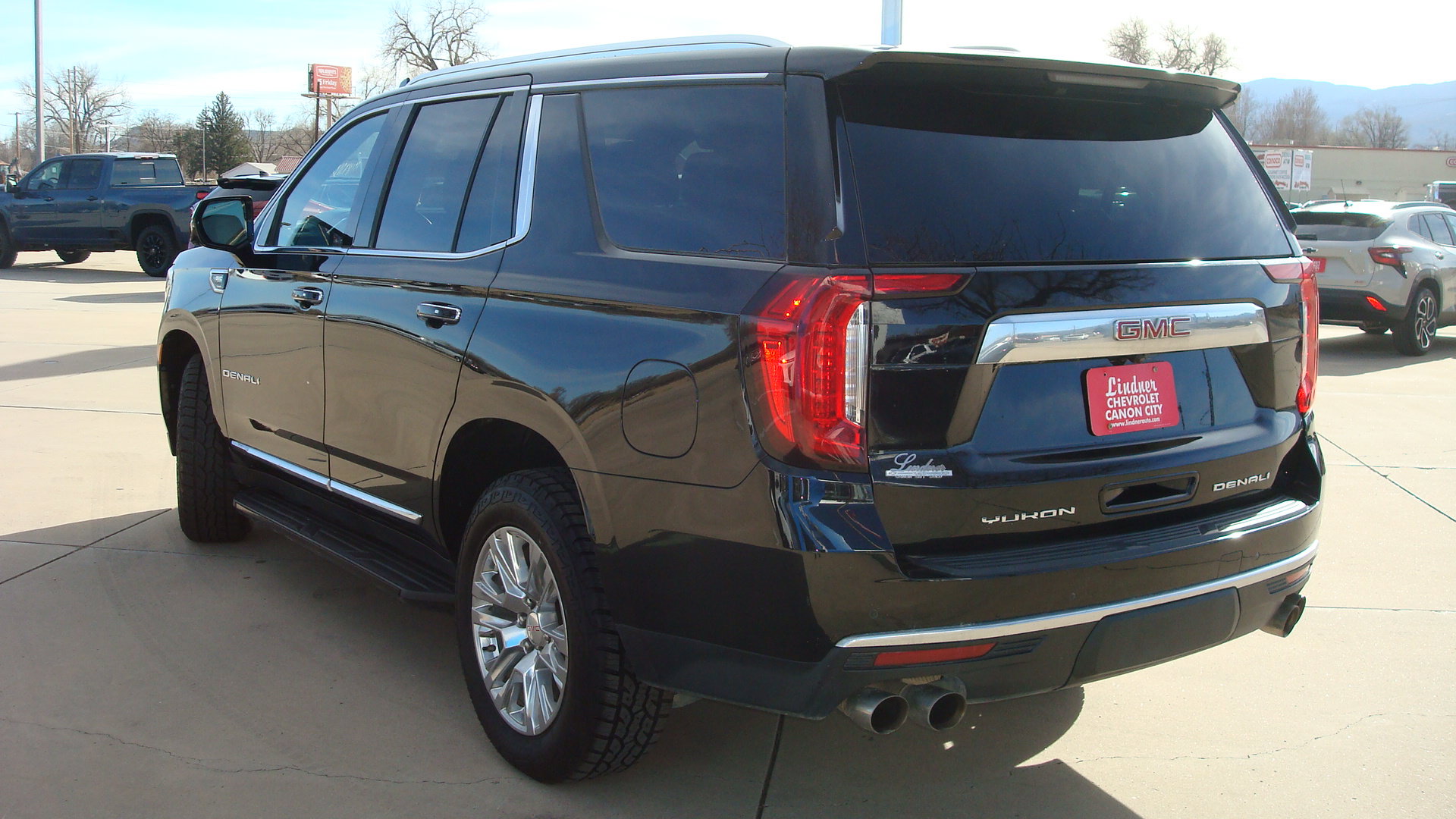 Used 2022 GMC Yukon Denali AWD/4WD image 6