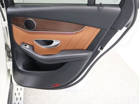 Used 2022 Mercedes-Benz GLC 300 image 35