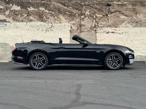 Used 2020 Ford Mustang GT Premium RWD image 3