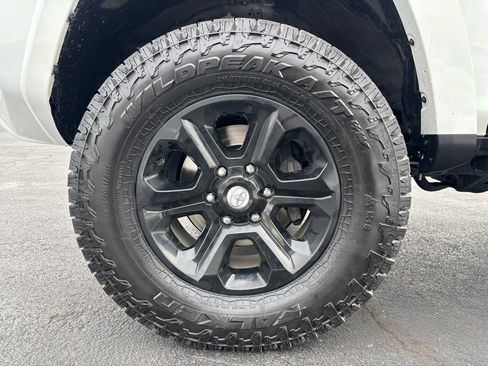 Used 2022 Toyota 4Runner SR5 image 34