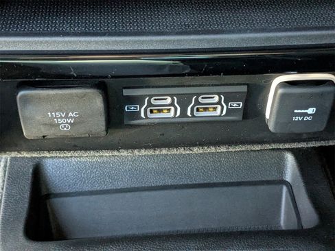 Used 2022 Jeep Wagoneer Series III w/ Premium Group I image 16