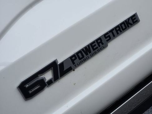 Used 2025 Ford F250 Platinum w/ FX4 Off-Road Package image 9